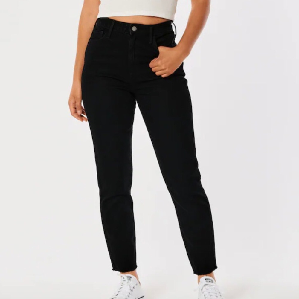 Hollister Ultra High-Rise Black Mom Jeans